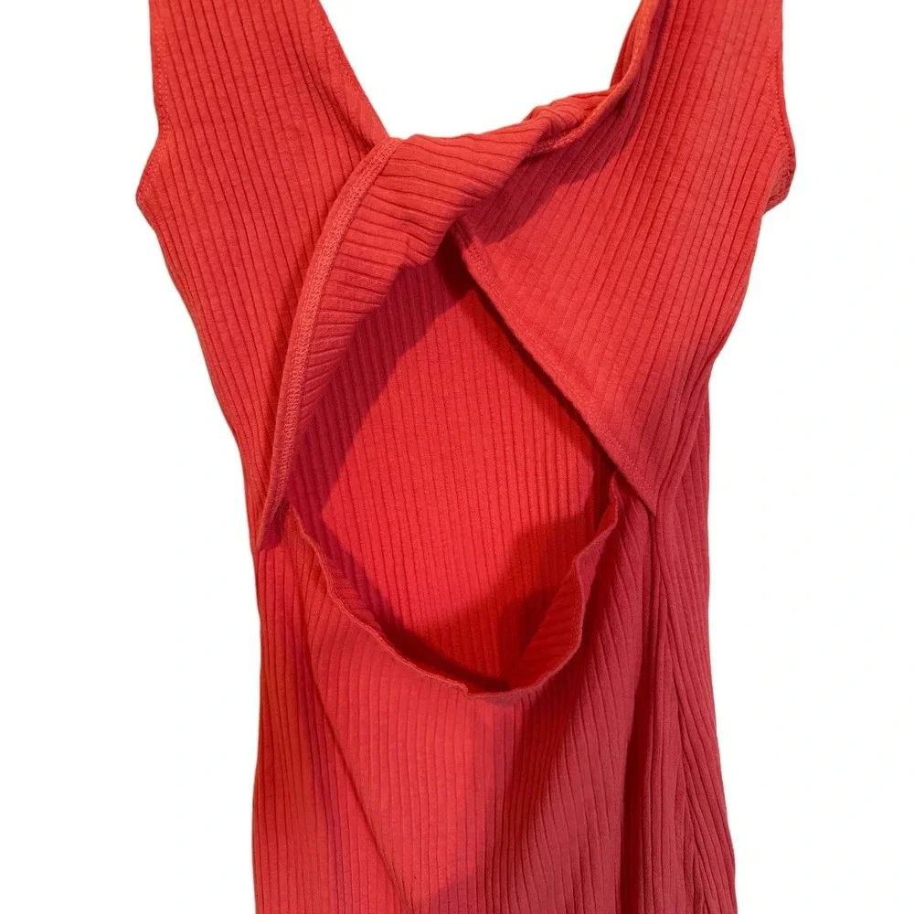 Honolua dress stand